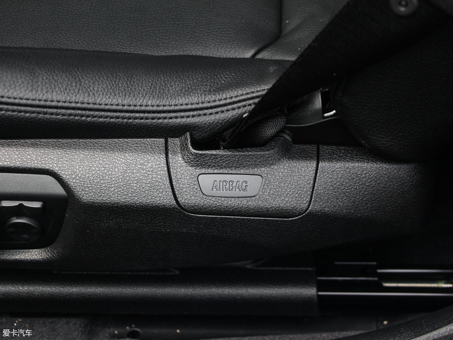 2017R3ϵGT 330i xDrive M\