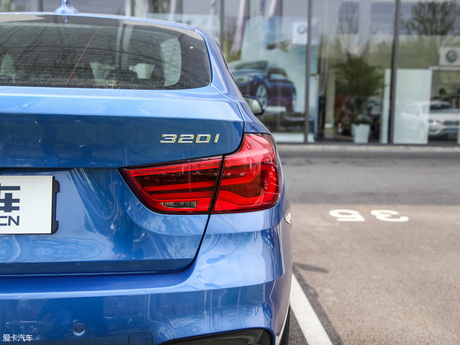 2017R3ϵGT 320i M\