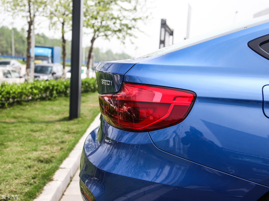 2017R3ϵGT 320i M\