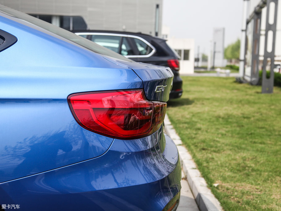 2017R3ϵGT 320i M\