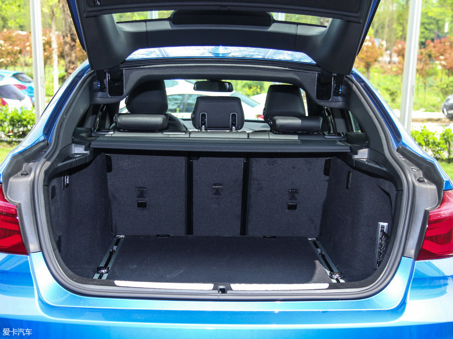 2017R3ϵGT 320i M\