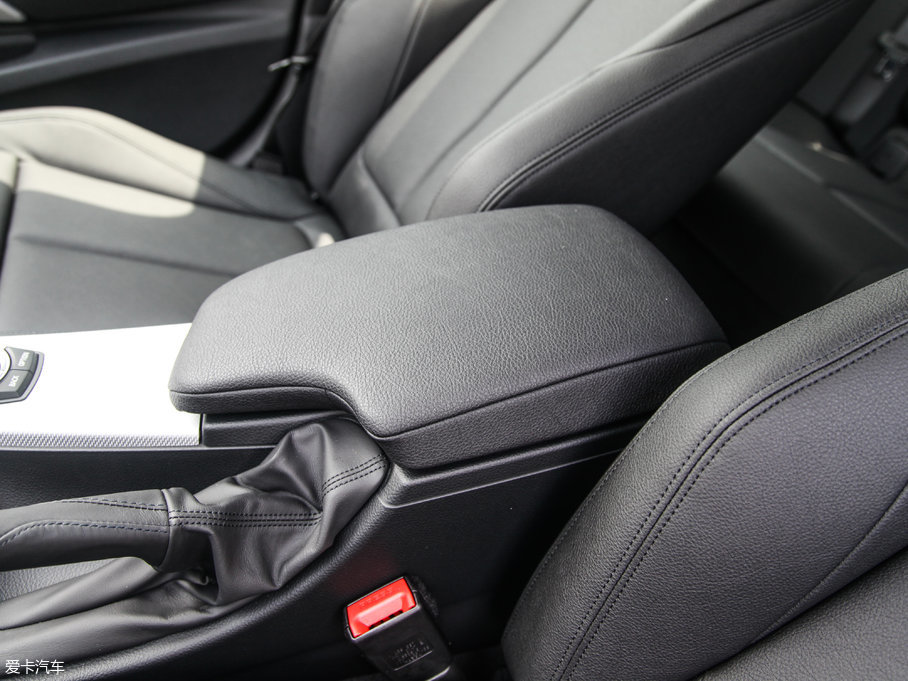 2017R3ϵGT 320i M\