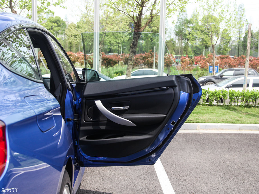 2017R3ϵGT 320i M\