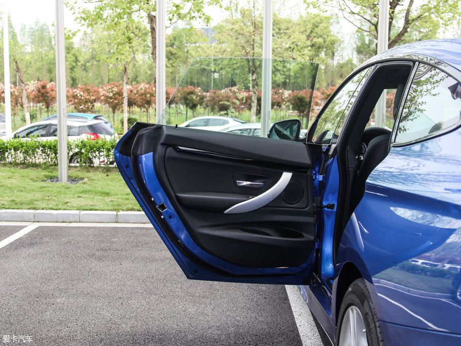 2017R3ϵGT 320i M\