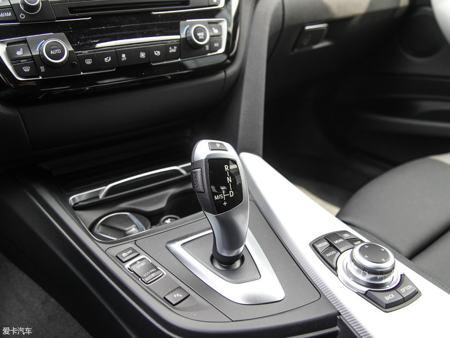 2017R3ϵGT 320i M\