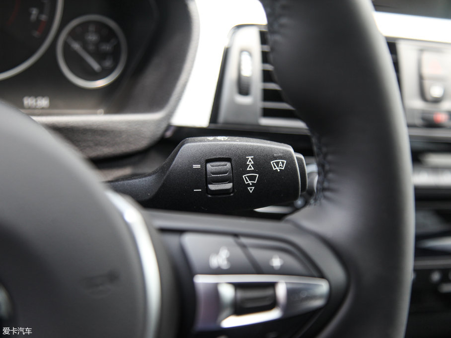 2017R3ϵGT 320i M\