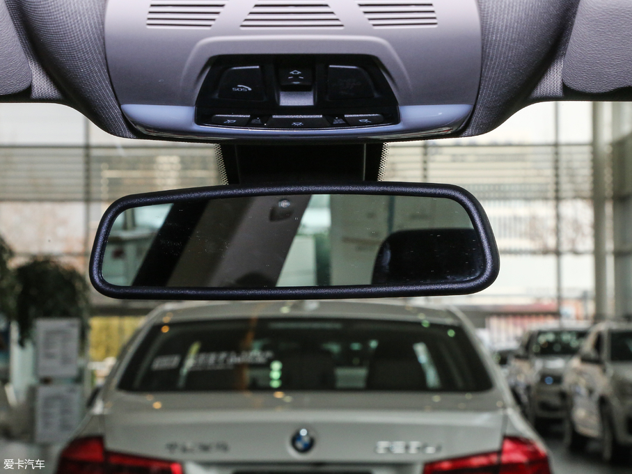 2017R3ϵGT 320i AOӋb