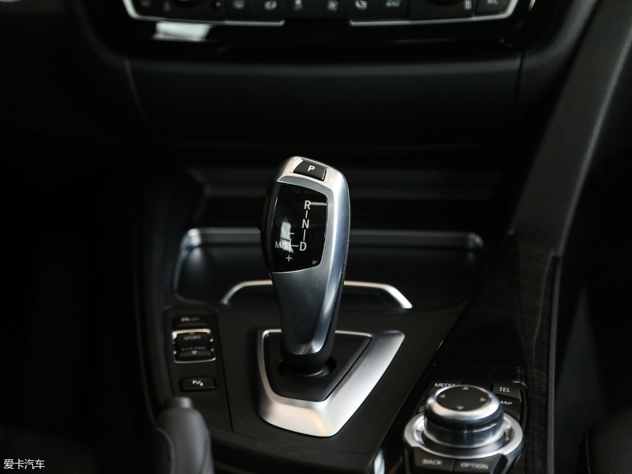 2017R3ϵGT 320i AOӋb