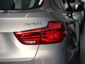 2017款320i 时尚型 尾灯
