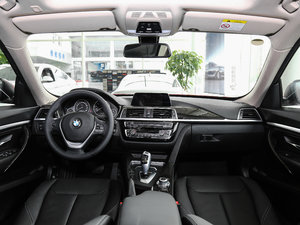 2017款320i 豪华设计套装 内饰全景
