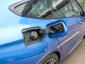 2017330i xDrive M\(yn)(dng) w