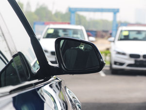 2017330i xDrive M\ ^