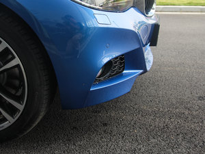 2017330i xDrive M\ ^