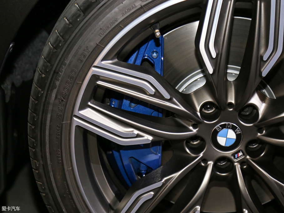 2017R7ϵ M760Li xDrive