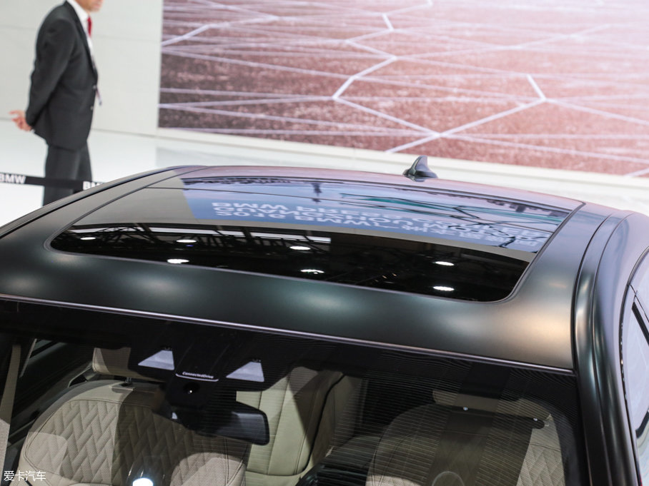 2017R7ϵ M760Li xDrive