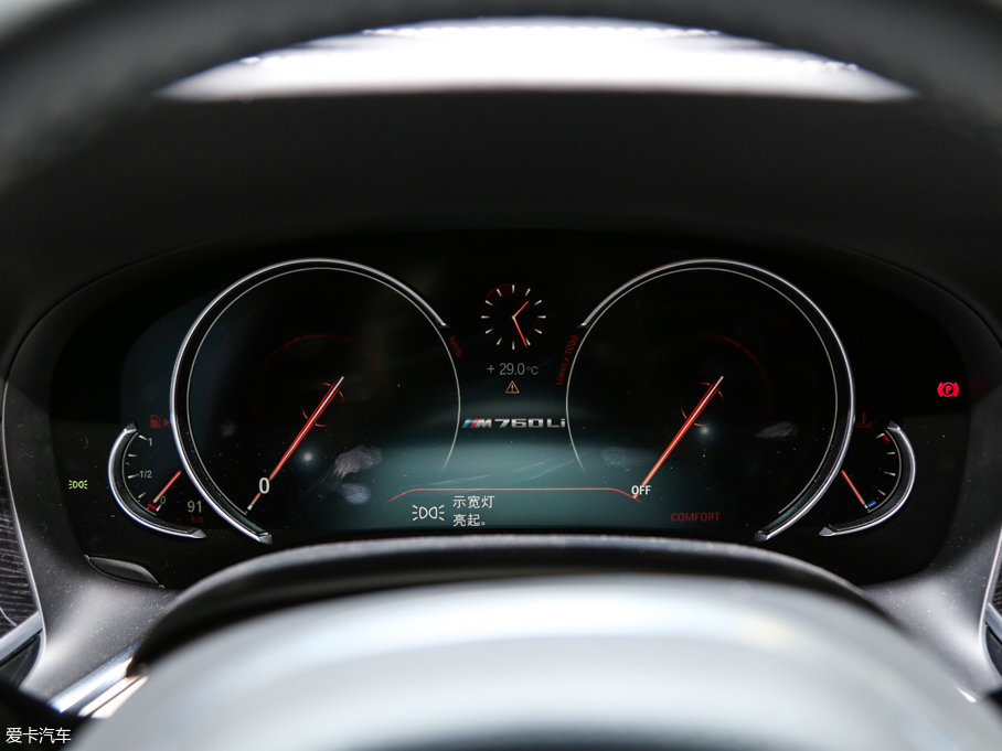 2017R7ϵ M760Li xDrive