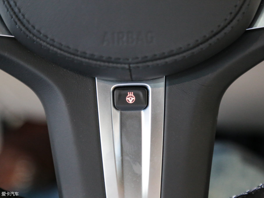 2017R7ϵ M760Li xDrive