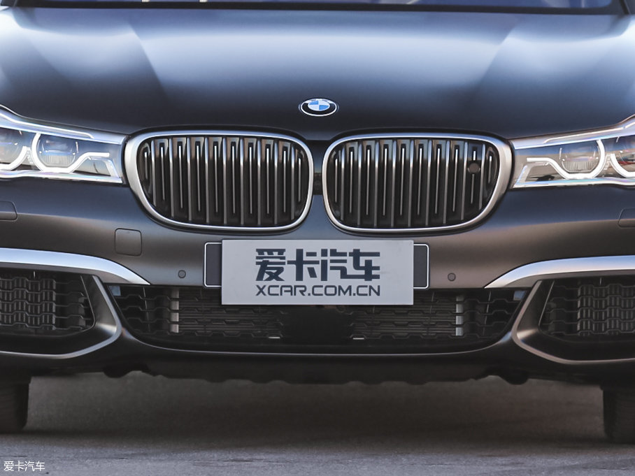 2017R7ϵ M760Li xDrive