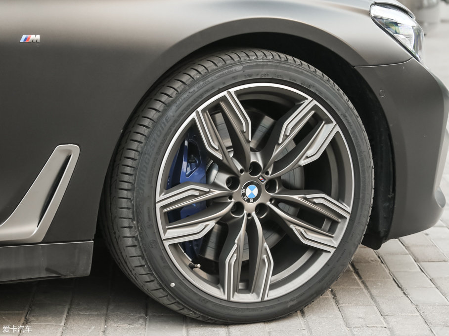 2017R7ϵ M760Li xDrive