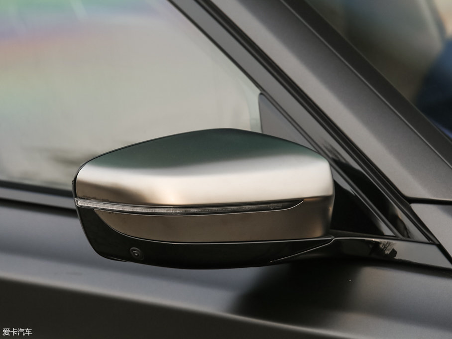 2017R7ϵ M760Li xDrive