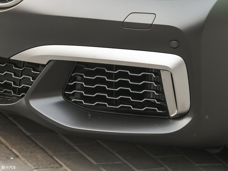 2017R7ϵ M760Li xDrive