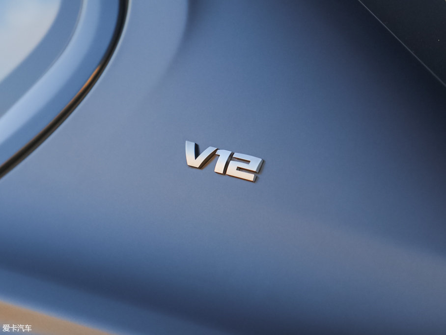 2017R7ϵ M760Li xDrive