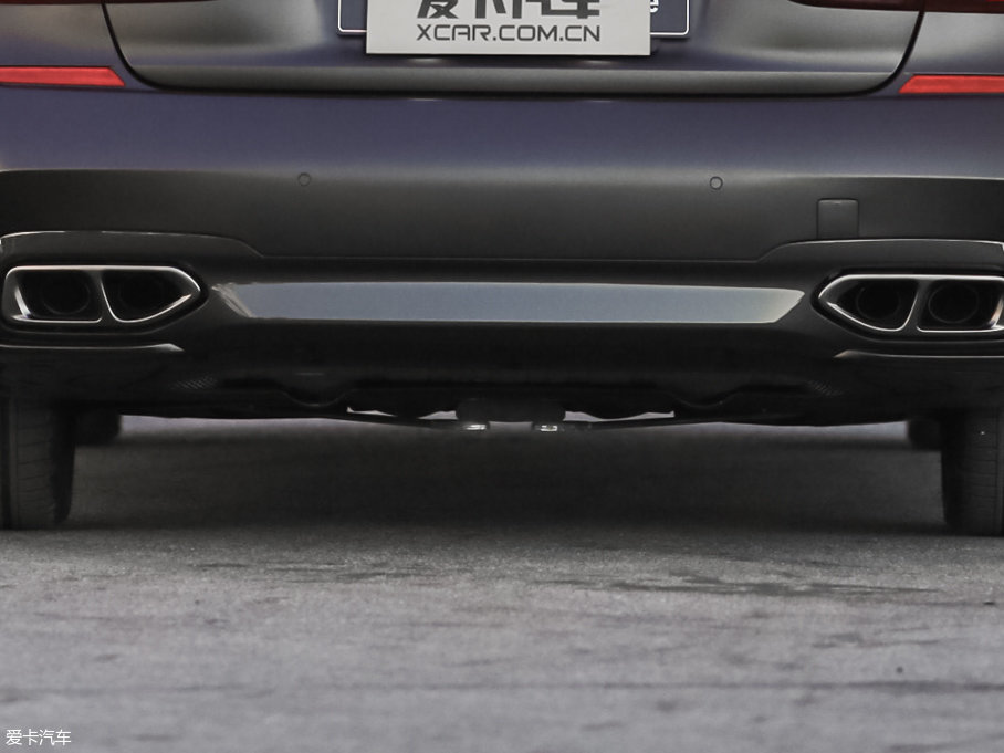 2017R7ϵ M760Li xDrive