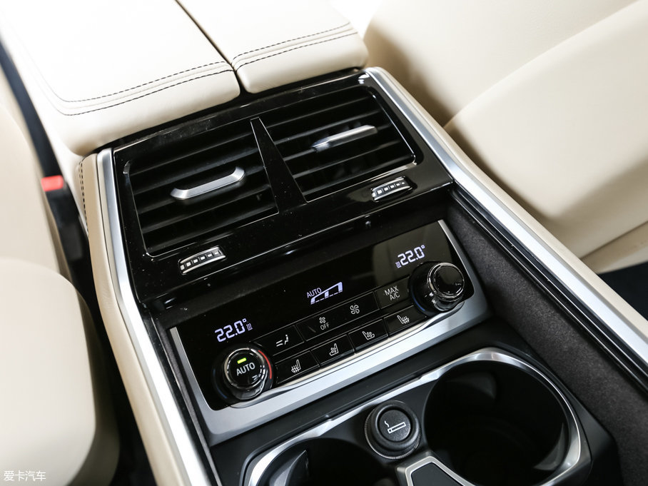 2017R7ϵ M760Li xDrive