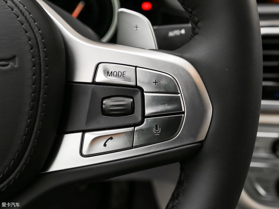 2017R7ϵ M760Li xDrive