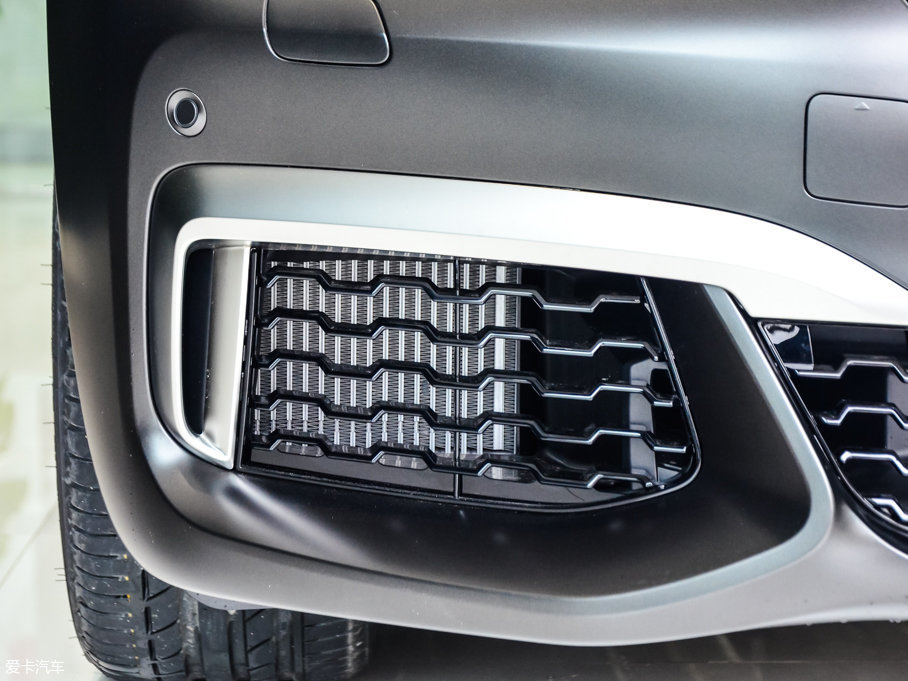 2017R7ϵ M760Li xDrive