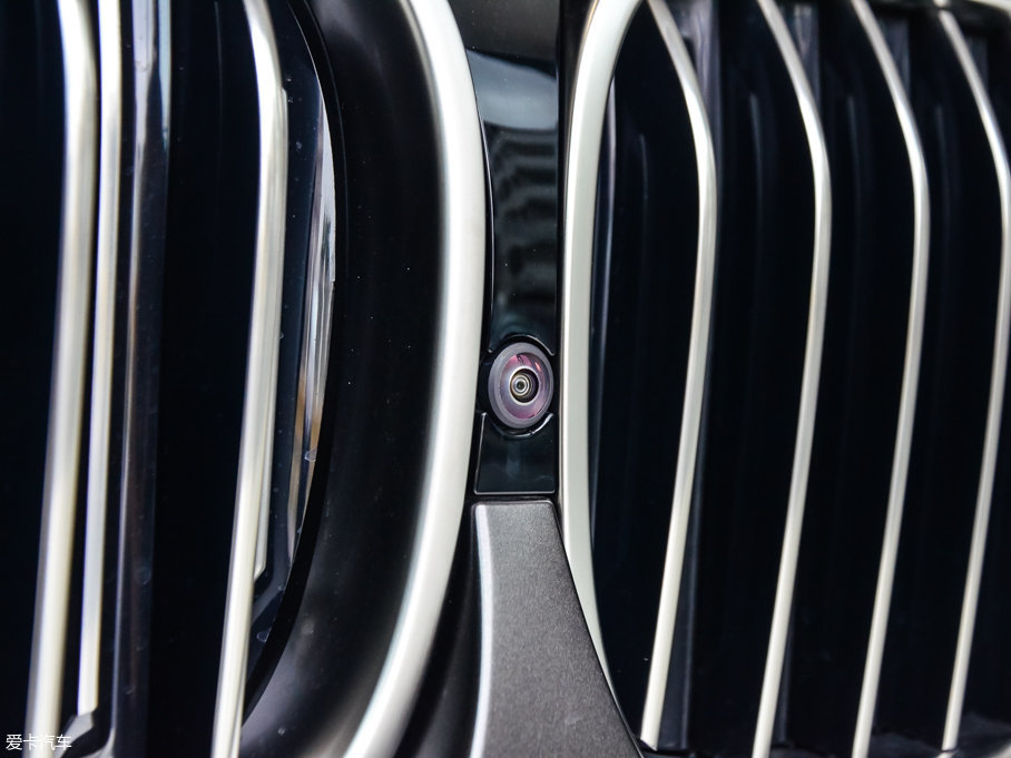 2017R7ϵ M760Li xDrive