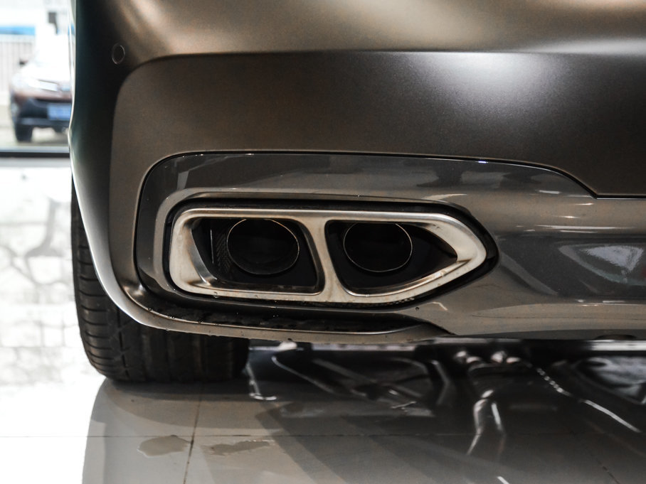 2017R7ϵ M760Li xDrive