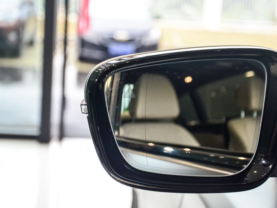 2017R7ϵ M760Li xDrive