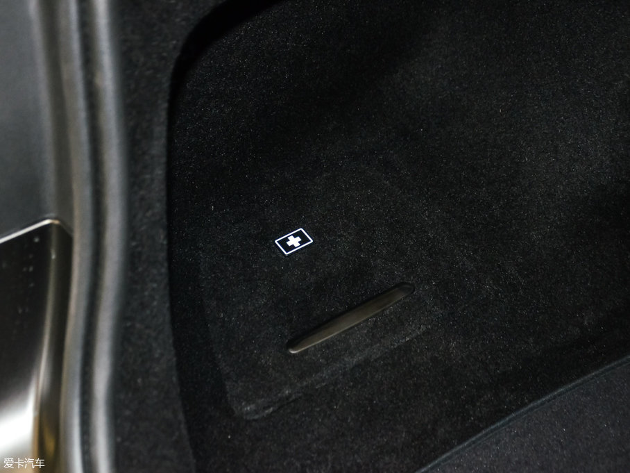 2017R7ϵ M760Li xDrive