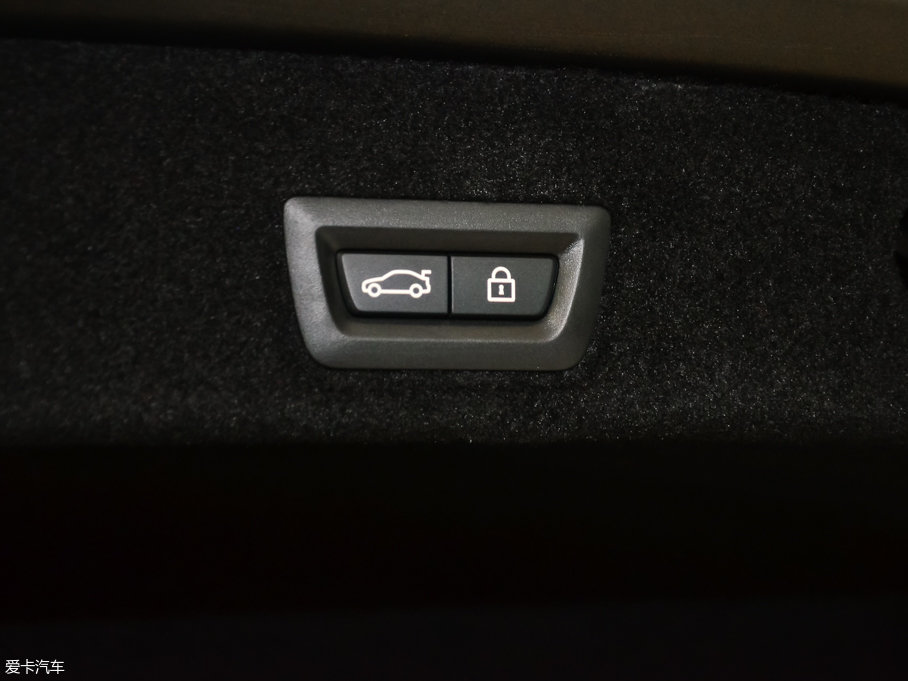 2017R7ϵ M760Li xDrive