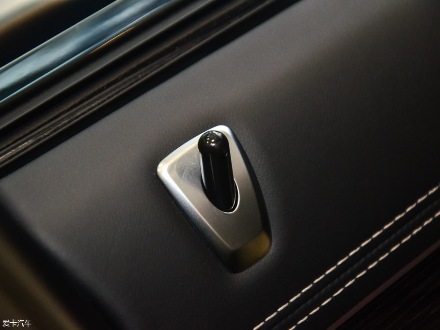 2017R7ϵ M760Li xDrive