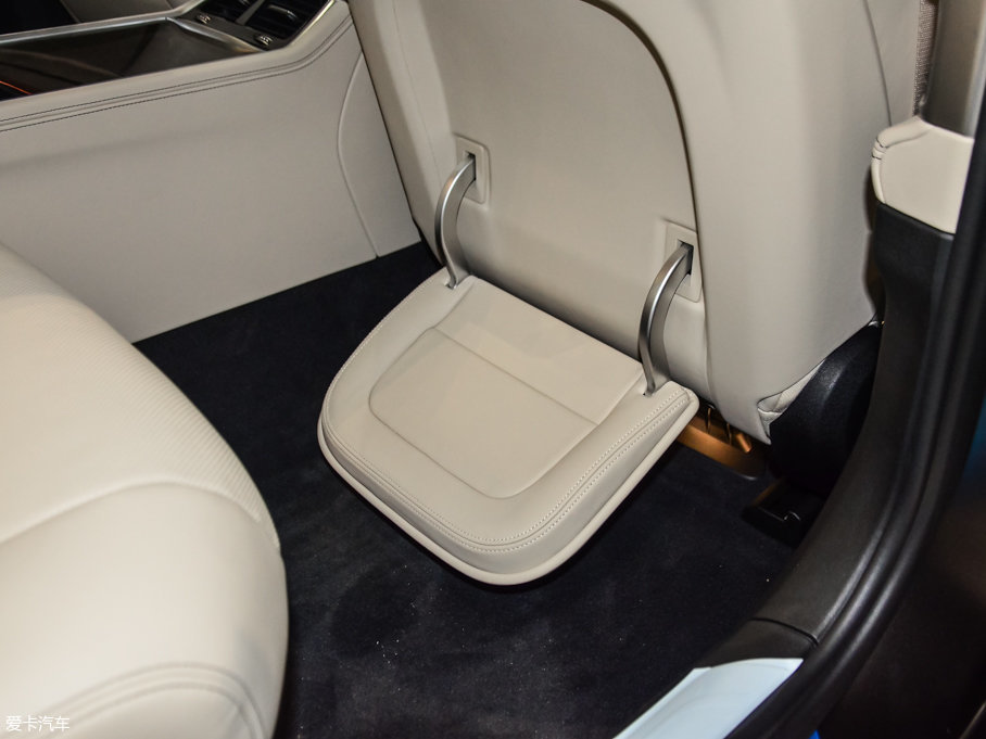 2017R7ϵ M760Li xDrive