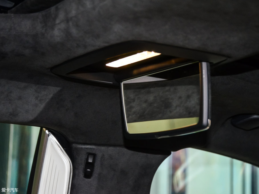 2017R7ϵ M760Li xDrive