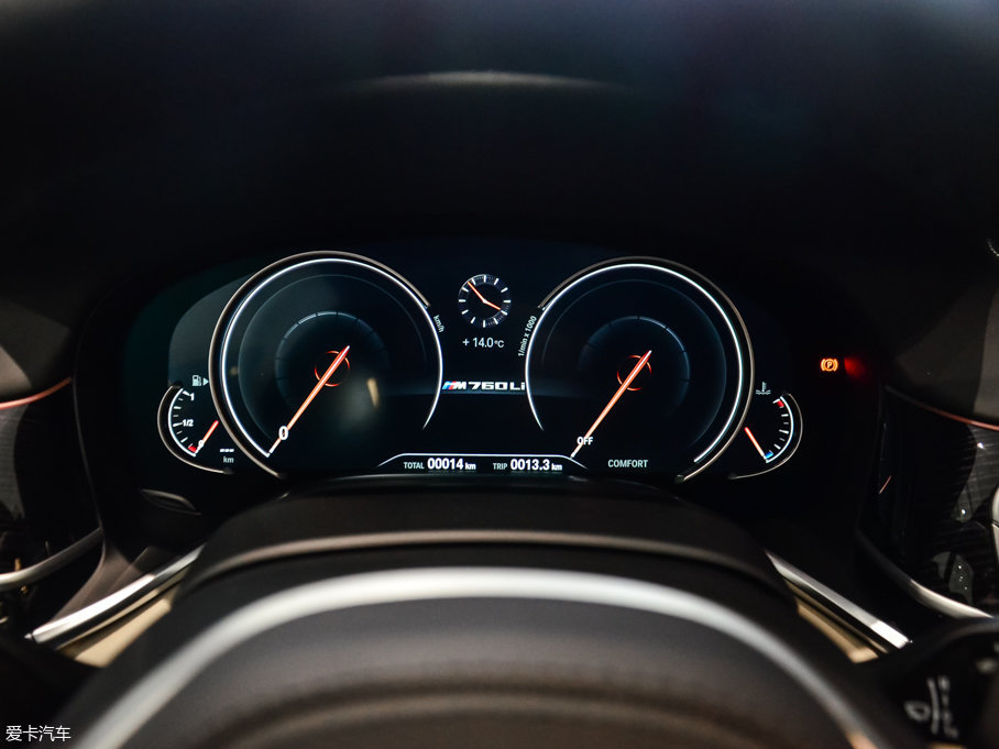 2017R7ϵ M760Li xDrive