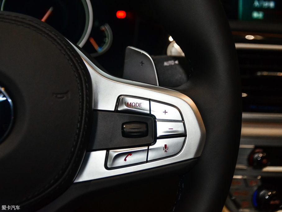 2017R7ϵ M760Li xDrive