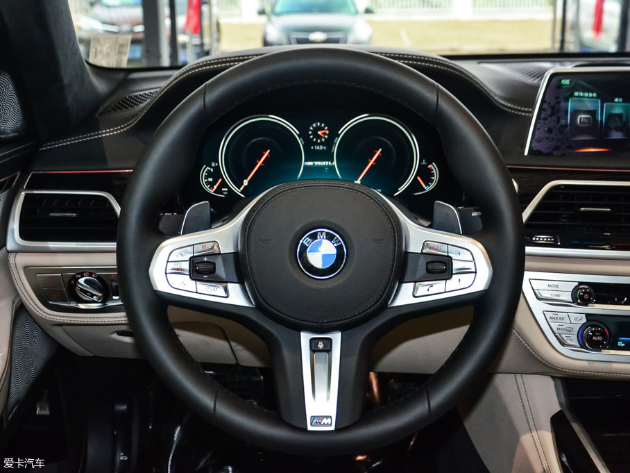 2017R7ϵ M760Li xDrive