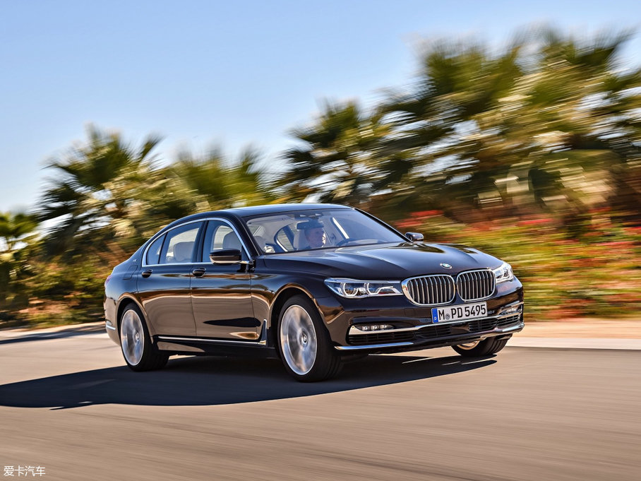 2017R7ϵ M760Li xDrive ׿ԽA