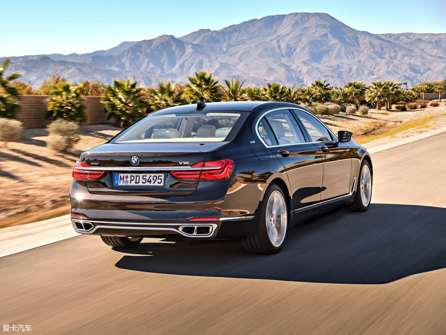 2017R7ϵ M760Li xDrive ׿ԽA