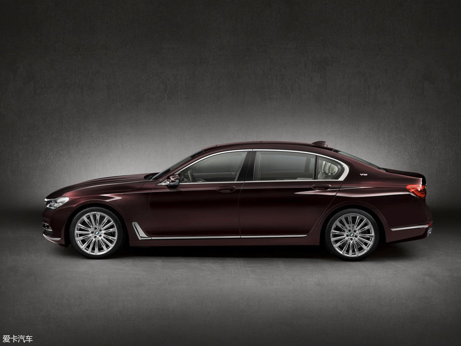 2017R7ϵ M760Li xDrive ׿ԽA