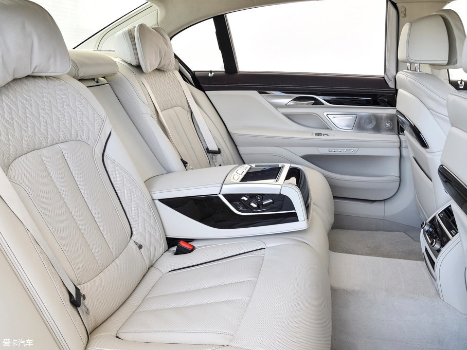 2017R7ϵ M760Li xDrive ׿ԽA