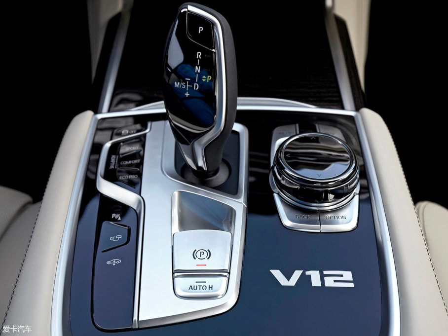 2017R7ϵ M760Li xDrive ׿ԽA