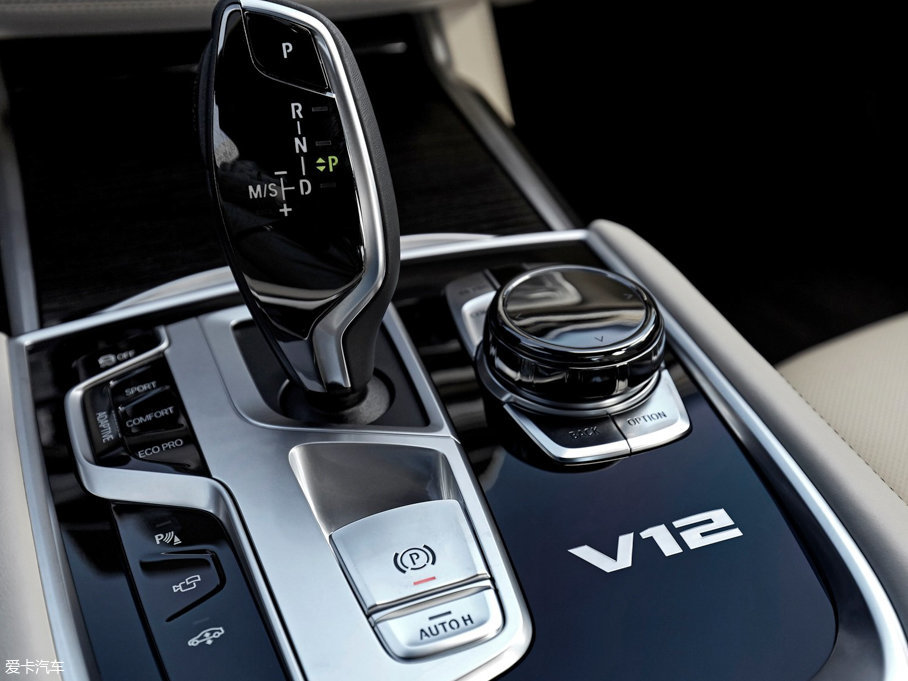 2017R7ϵ M760Li xDrive ׿ԽA