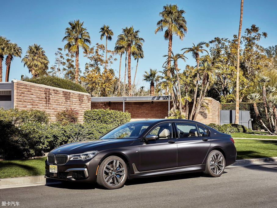 2017R7ϵ M760i xDrive