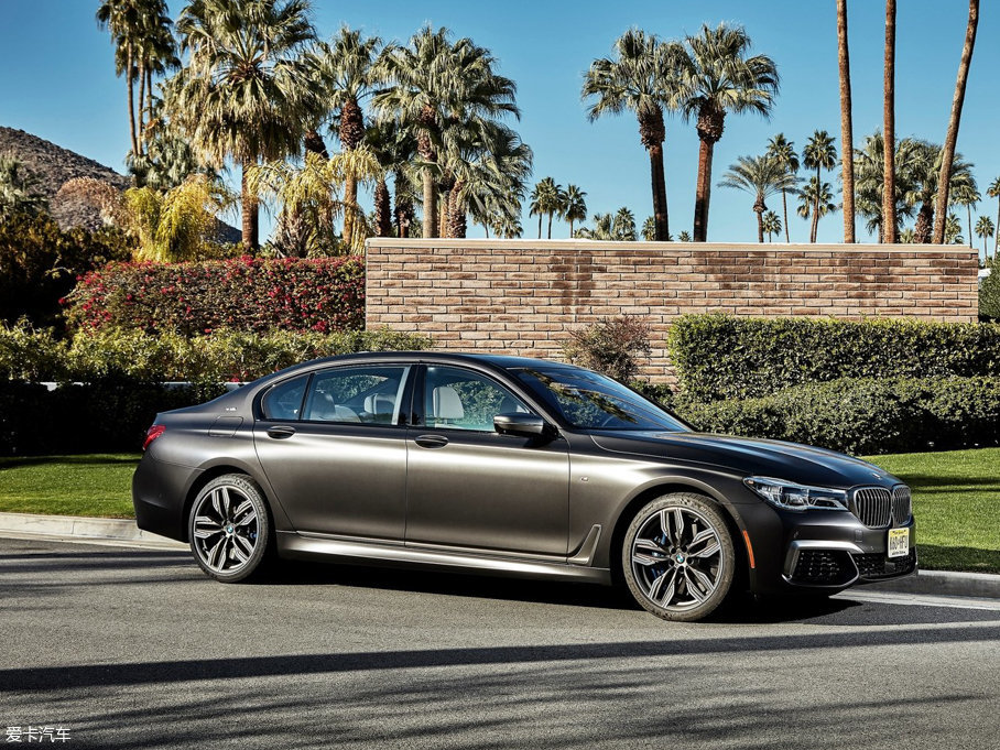 2017R7ϵ M760i xDrive