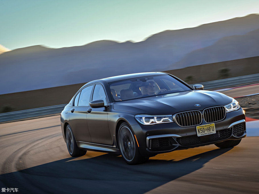 2017R7ϵ M760i xDrive